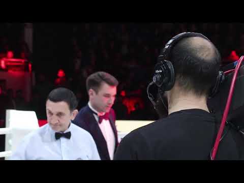 Адлан Абдурашидов против Моши Максимильян, Время Легенд