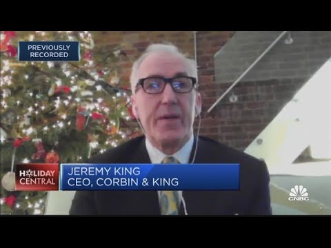 U.K. government 'stupid' to close London restaurants down when other venues are open, owner says