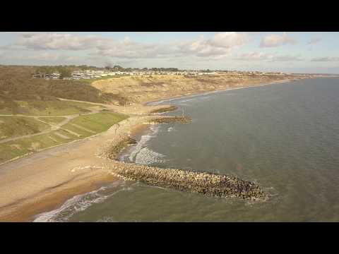 Defended vs natural coastline - Highcliff and Barton-on-Sea