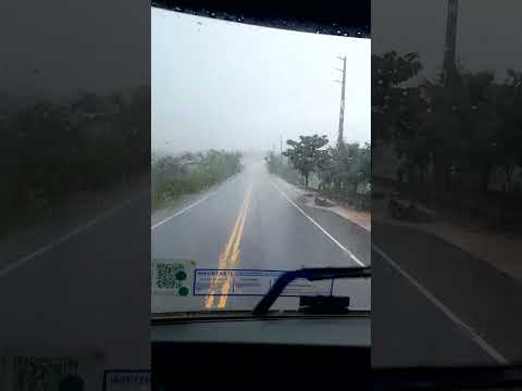 muita chuva na estrada de olho d'água das flores