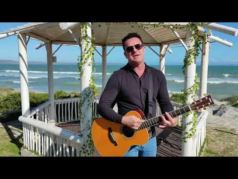 Angels above me - Desmond Wells