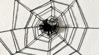 How to make a Spiderweb 🕸 out of yarn