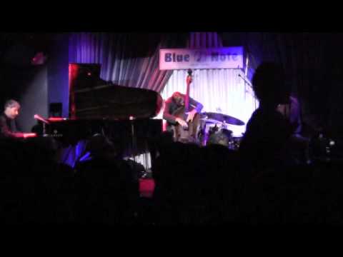Pilc/Moutin/Hoenig: "Honeysuckle Rose", Live at the Blue Note