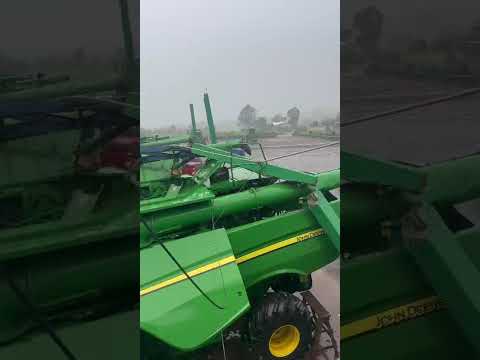 Temporal com granizo causa estragos em Entre Rios do Oeste; vídeo.