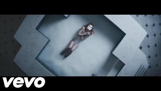 Paloma Faith- Leave While I&#39;m Not Looking ( Official)