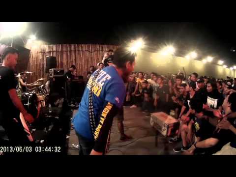 REAL PROJECT Live in Thinking Straight album launching - Ramanda Building Depok