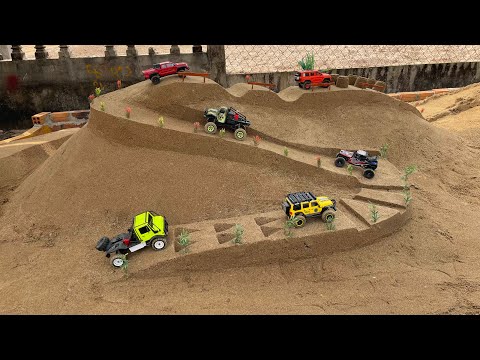 RC Cars vs Extreme Sand Mountain 🏜️ | Some Cars FAIL!