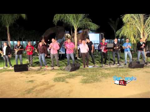 Lenin Ramirez Ft. Banda La Conquista - El Famoso Chin0  (En Vivo 2014)