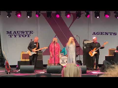 Maustetytöt x Agents - Se Jokin Sinulla On. Live at Tapiola Festival. Espoo, Finland 20.08.2022