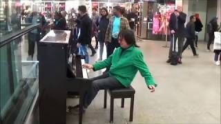 Video thumbnail of "DUDE ROCKS OUT AMAZING GRACE TO AMAZED CROWD"