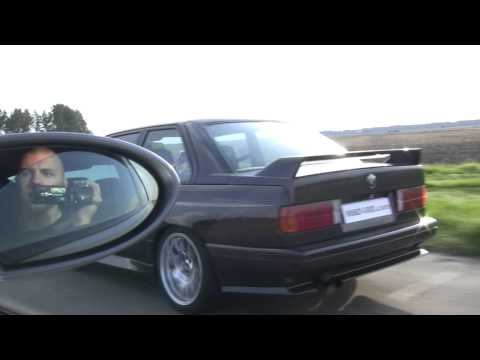 BMW M6 Coupe V10 vs BMW M3 E30 V10