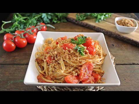 SPAGHETTI CON MOLLICA, POMODORINI E ALICI