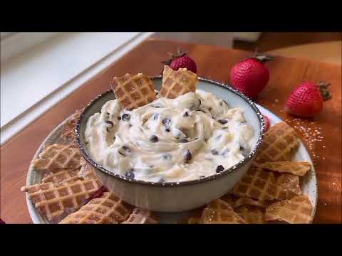 Creamy Cannoli Dip - {30 Second Recipe!}