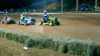 preview picture of video 'lawn mower raceing'
