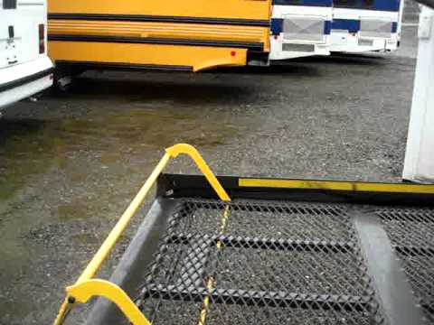 Northwest Bus Sales - 2006 Ford Starcraft 18 Passenger Shuttle Bus w/ Wheelchair Lift - S18818