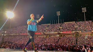 Coldplay - A sky full of stars (full song - live in Barcelona 4K)