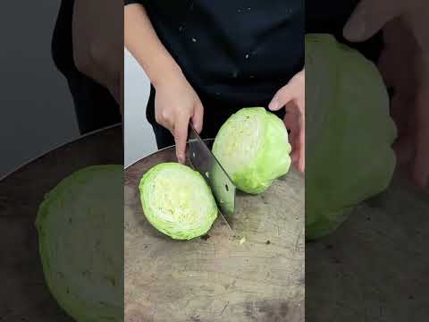 Perfect cabbage cutting trick . Chinese style . #shrots #vairalvideo #chefsufiyan