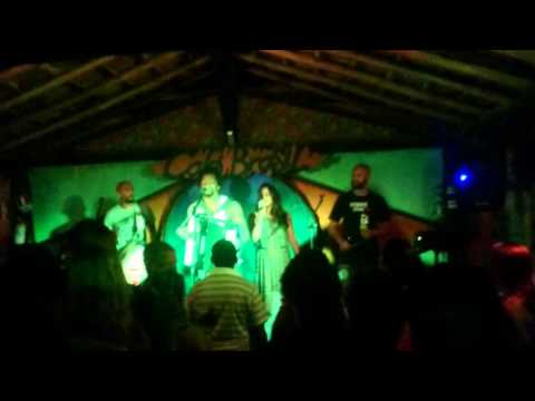 Show de Black do Acordeon e Bárbara Greco no Café Brasil