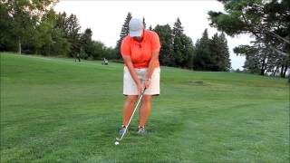 preview picture of video 'Chipping Tip for Improved Ball Contact'