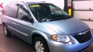 preview picture of video 'Pre-Owned 2005 Chrysler Town Country York PA 17402'