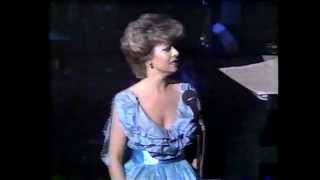 Elaine Paige Sings &quot;Don&#39;t Cry for Me Argentina&quot; and &quot;Memory&quot; (early 1980s)