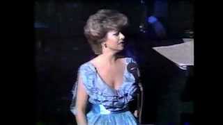 Elaine Paige Sings &quot;Don&#39;t Cry for Me Argentina&quot; and &quot;Memory&quot; (early 1980s)