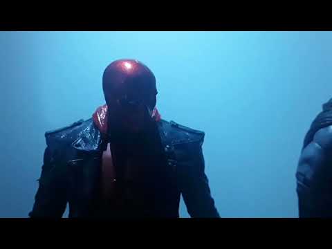 Batgirl draws her oc ( stop motion )