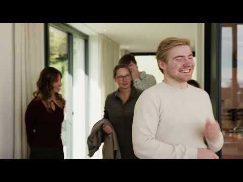 Mit einem Los zum Millionär: 21-jähriger Jonas gewinnt das Alpen-Haus! 🏠💸