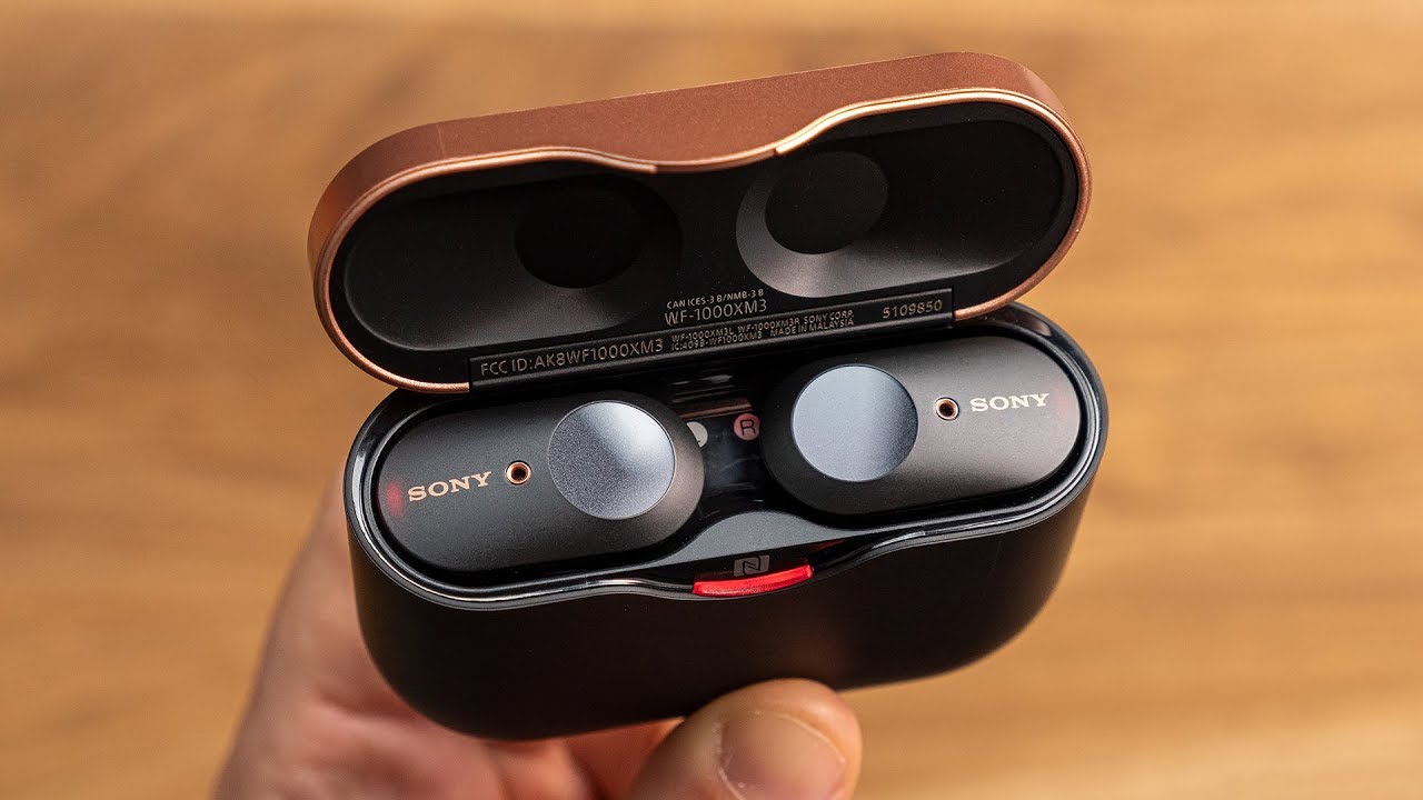 Sony WF-1000XM3 wireless headphones Sony WF-1000XM3 wireless headphones