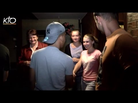 Première nuit en famille d’accueil pour les pèlerins parisiens