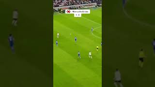 Impossível? Olha onde esse avião de papel parou! 🏟️ ✈️⚽