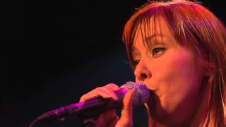 Suzanne Vega  Montreux2004 11  Behind Blue Eyes