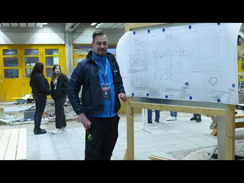 Sebastian Bauchspieß erklärt die Aufgaben der Straßenbauer auf der Deutschen Meisterschaft