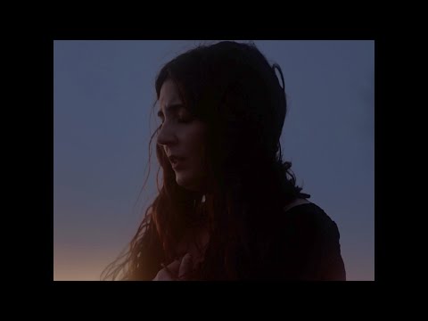 Andrea Santiago - Hasta el agua (Videoclip Oficial)