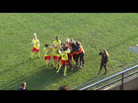 The free kick of Emma Smaali in RC Lens - Stade de Reims on 09.01.2022