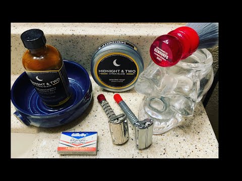 GSC Red Tip Tribute Razor vs. Vintage Gillette Red Tip-Aside by side comparison.