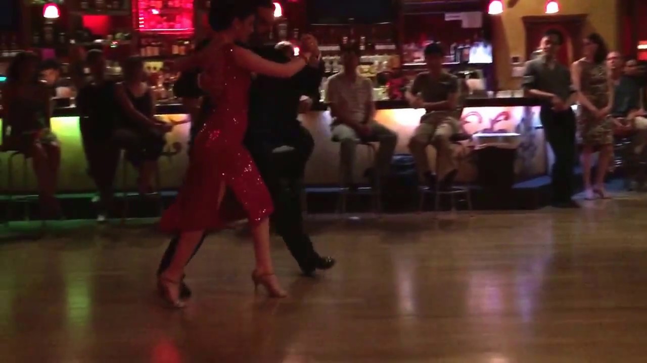Marcos Pereira & Florencia Borgnia perform a waltz at Albertos.
