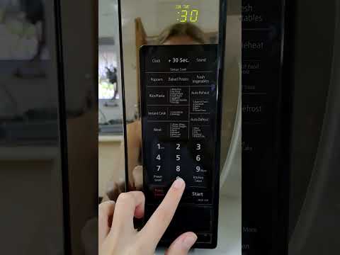 How to set the power level of a microwave to 