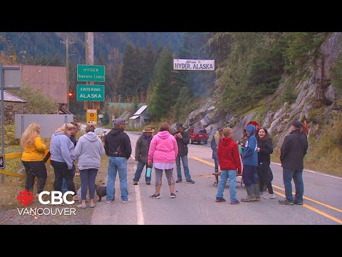 Canada-U.S. border towns fight for right to bubble together