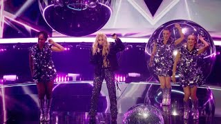 Cher - DJ Play A Christmas Song | &quot;Wetten, dass..?&quot; vom 25. November 2023 | ZDF