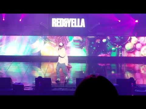 180623 Crush Outside The Synergy