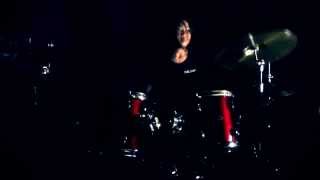 Download lagu Amazing Drum by Nur Amira Syahira mp3
