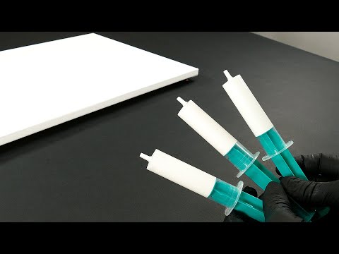 Acrylic pour Painting with 3 white Syringes