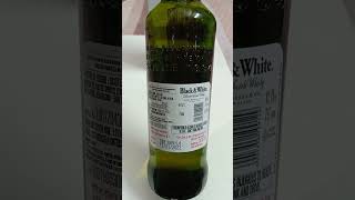 Black & White blended scotch whisky 🥃🥃