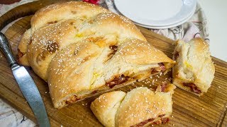 Выпечка плетенка с колбасой