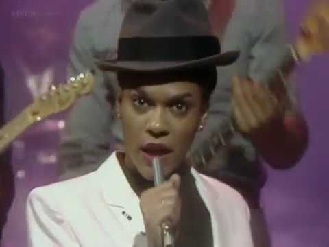 The Selecter – Missing Words (1980)