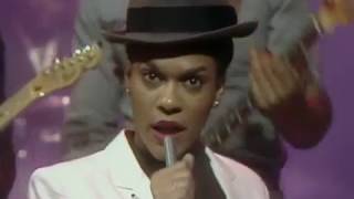 The Selecter – Missing Words (1980)