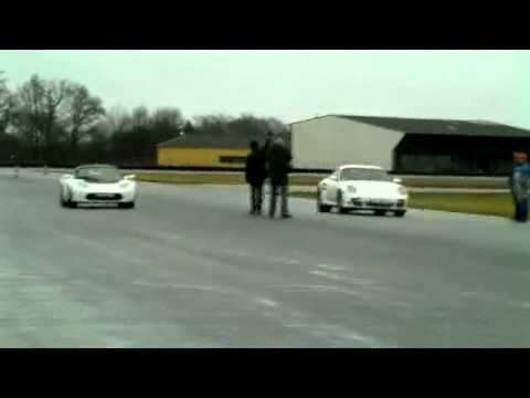 Tesla Roadster Sport VS Porsche 911 turbo (Motorsport)