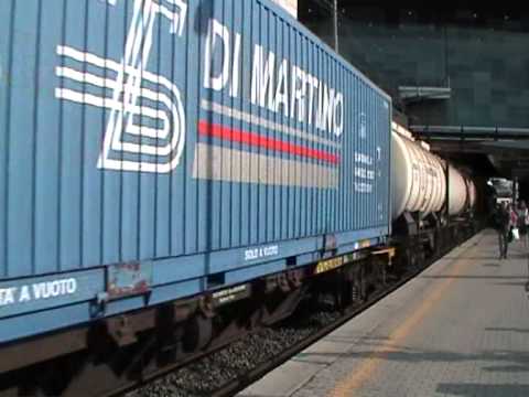 E655.190 con un merci destinato a Bicocca, in  transito a Roma Tiburtina