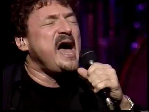 Videoclip de Mad About You (live) — Toto